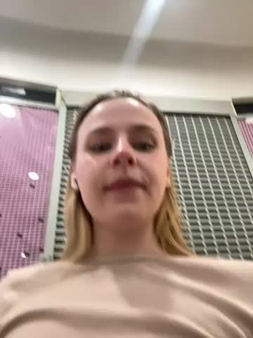 Elegant_babe Cam Show Recorded 2025-04-23