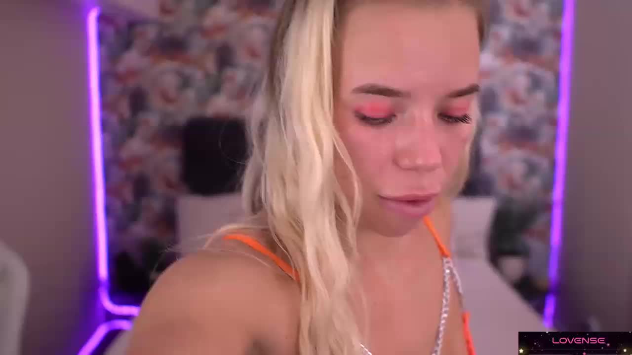 SexyIraa Cam Show Recorded 2025-04-23