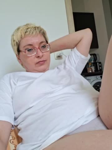 LeonaSplash Cam Show Recorded 2025-04-24