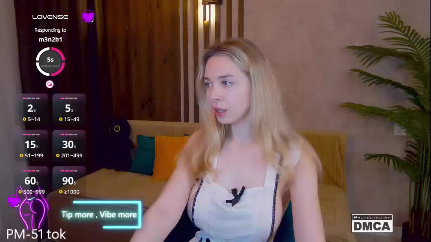Holl1would Cam Show Recorded 2025-04-24