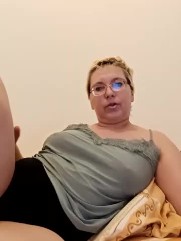 LeonaCrystal Cam Show Recorded 2025-04-24