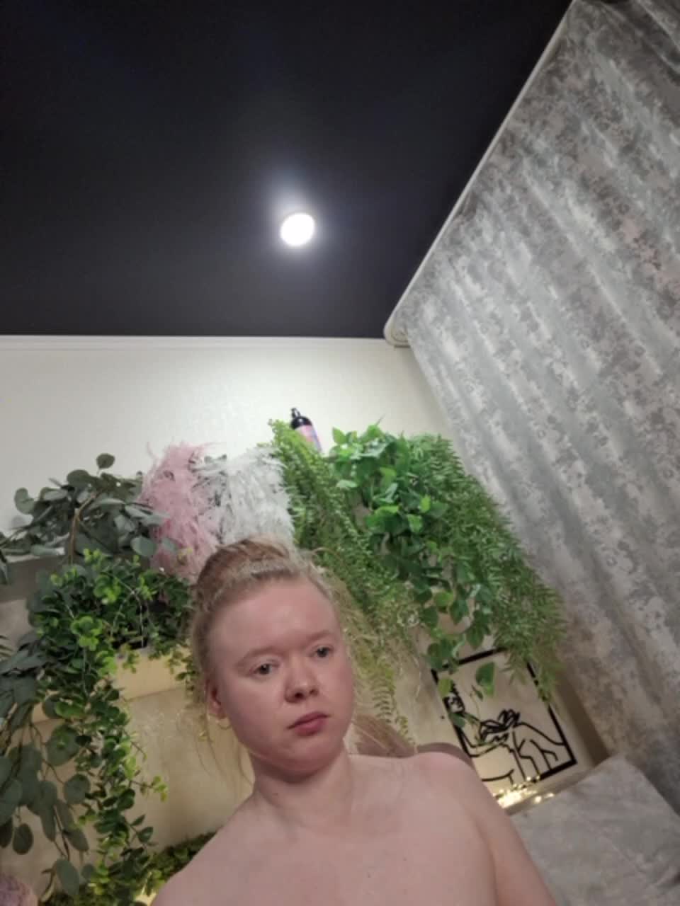 -scyrim- Cam Show Recorded 2025-04-24