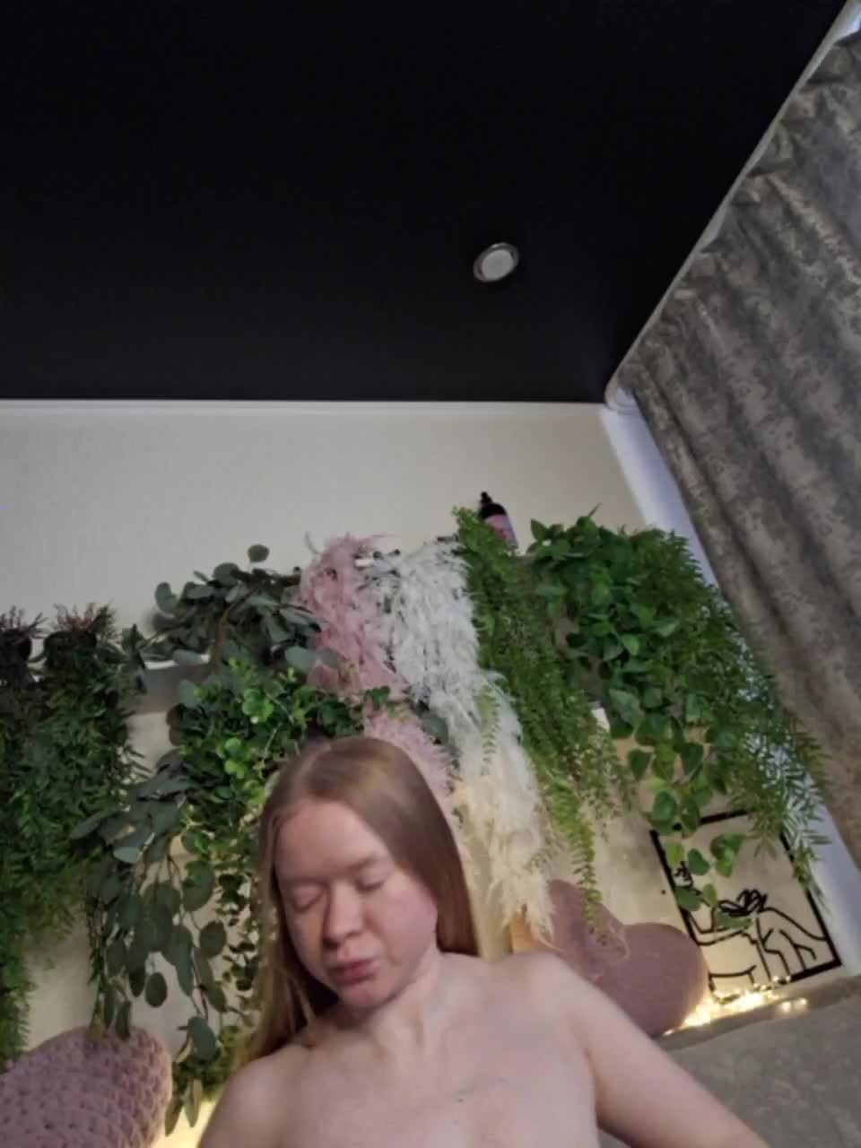 -scyrim- Cam Show Recorded 2025-04-24
