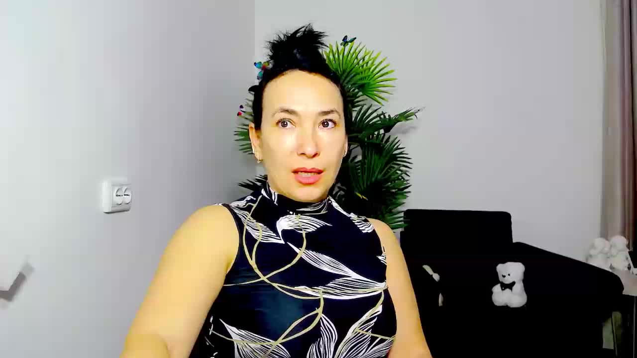 LesoleiLika Cam Show Recorded 2025-04-24