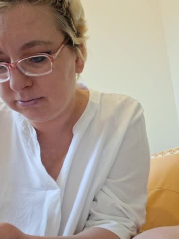 LeonaSplash Cam Show Recorded 2025-04-24