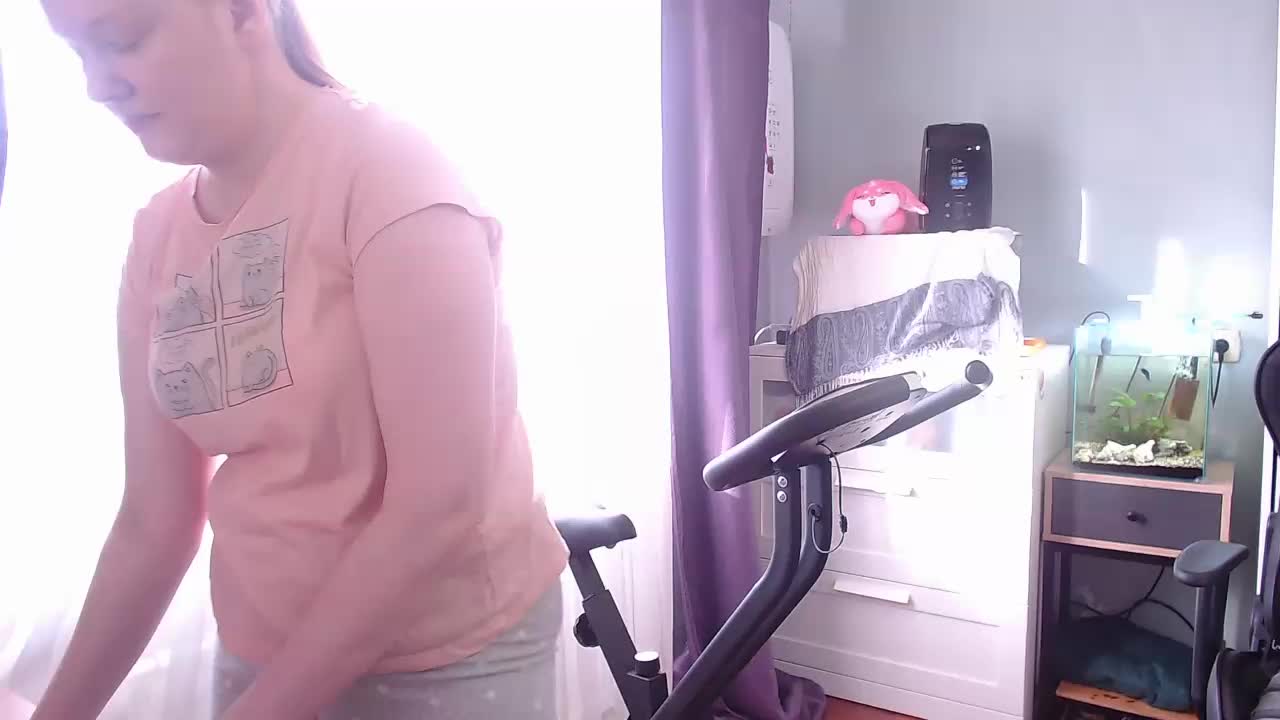 MissInari Cam Show Recorded 2025-04-24