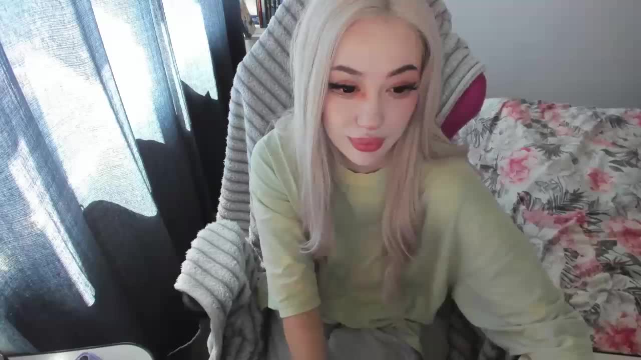 Sadnesstyan Cam Show Recorded 2025-04-24