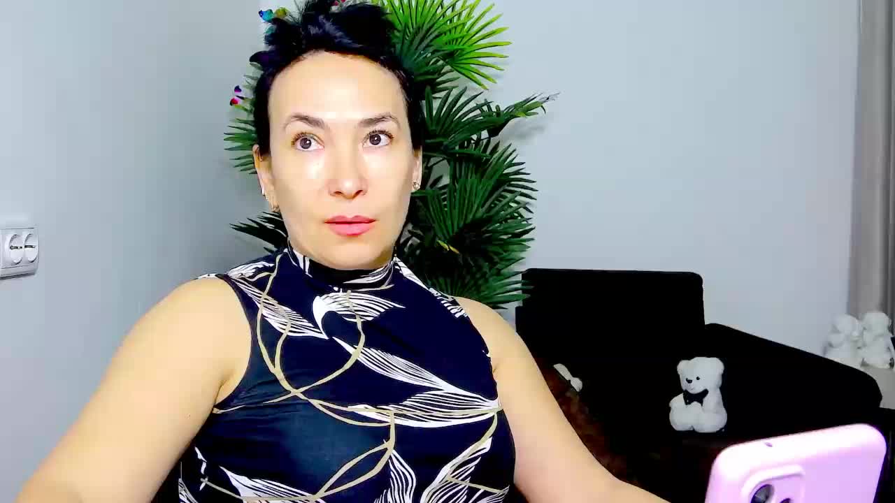 LesoleiLika Cam Show Recorded 2025-04-24