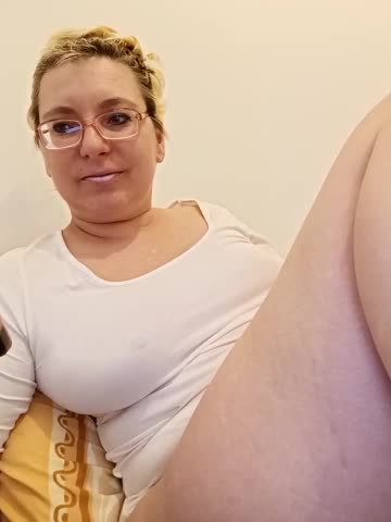 LeonaCrystal Cam Show Recorded 2025-04-25