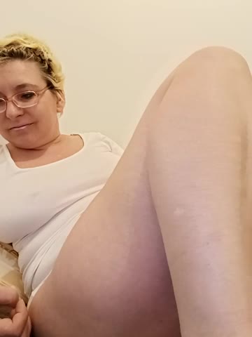 LeonaCrystal Cam Show Recorded 2025-04-25
