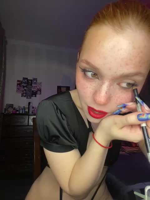 KiraSaud69 Cam Show Recorded 2025-04-25