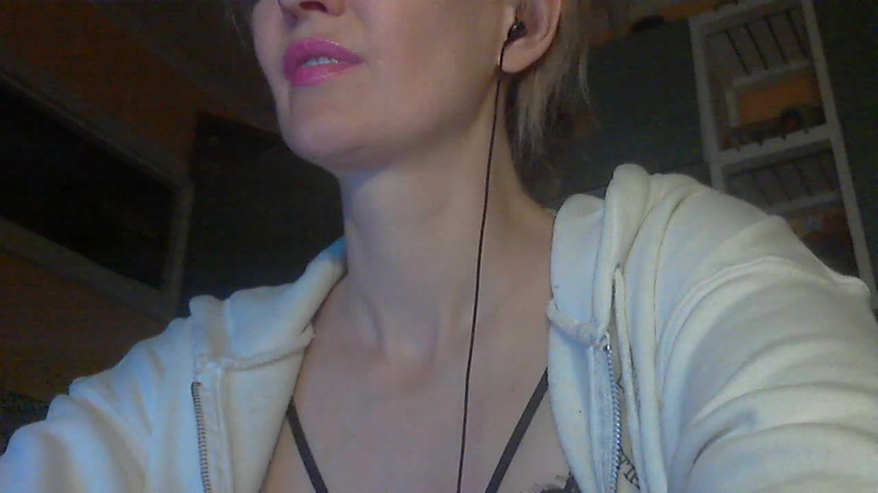 RedEmemdems Cam Show Recorded 2025-04-25
