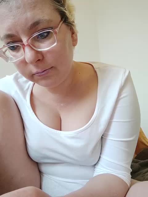 LeonaSplash Cam Show Recorded 2025-04-25