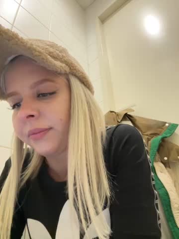 LikaCat Cam Show Recorded 2025-04-25