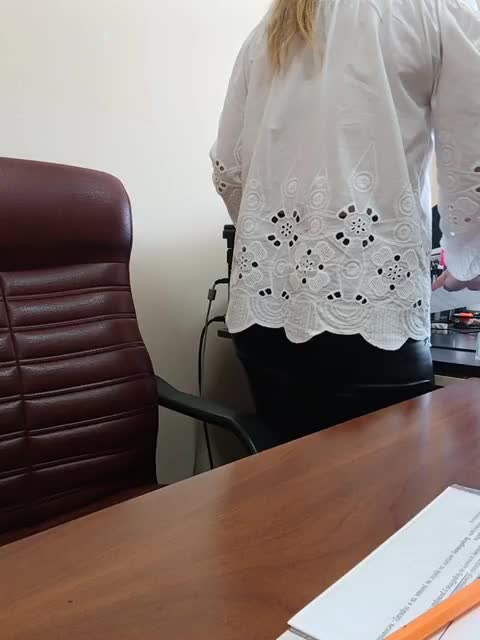 EmmiHot Cam Show Recorded 2025-04-25