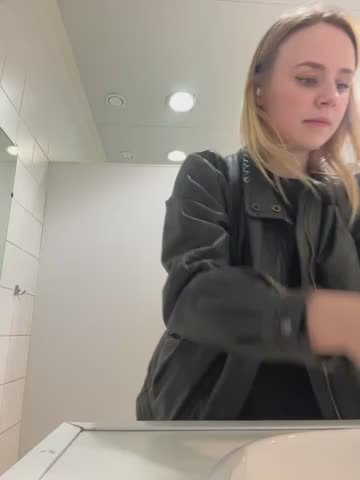 Elegant_babe Cam Show Recorded 2025-04-25