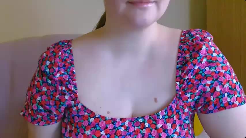 ChubbyMaia Cam Show Recorded 2025-04-27