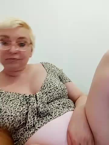 LeonaCrystal Cam Show Recorded 2025-04-27