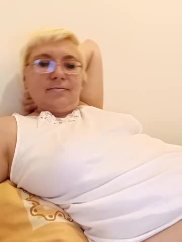 LeonaCrystal Cam Show Recorded 2025-04-28