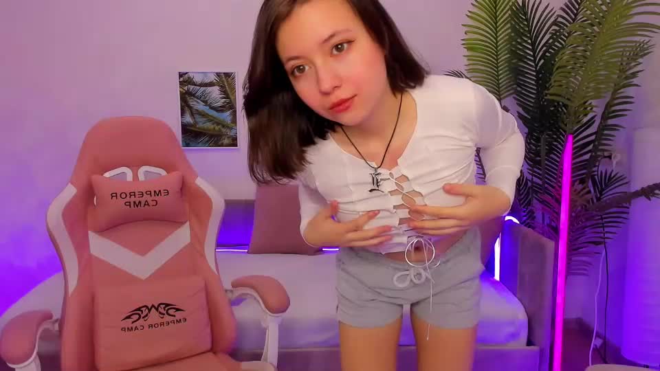 Lina_brownie Cam Show Recorded 2025-04-28