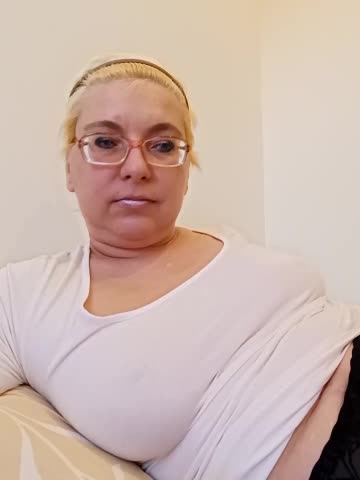 LeonaCrystal Cam Show Recorded 2025-04-29