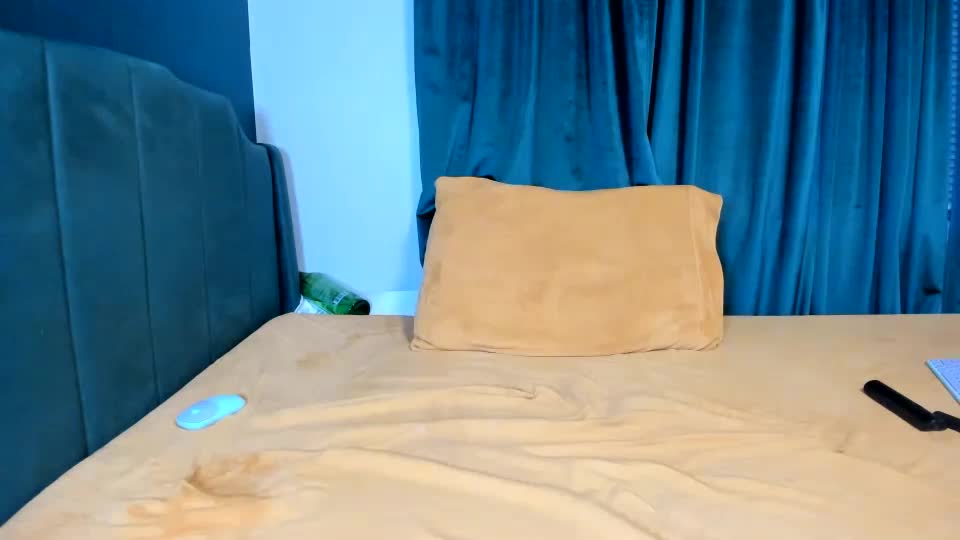 Ella_la Cam Show Recorded 2025-04-29