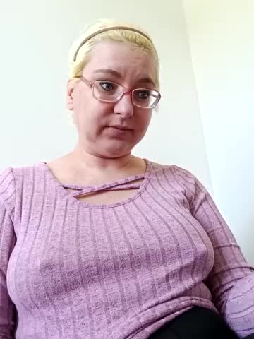 LeonaCrystal Cam Show Recorded 2025-04-29
