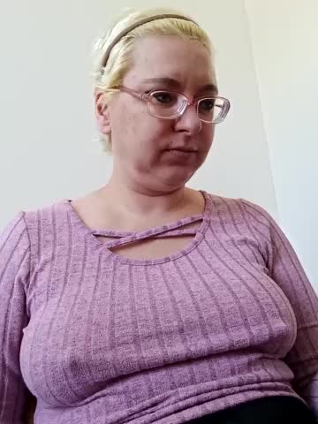 LeonaCrystal Cam Show Recorded 2025-04-29