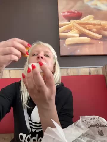 LikaCat Cam Show Recorded 2025-04-30