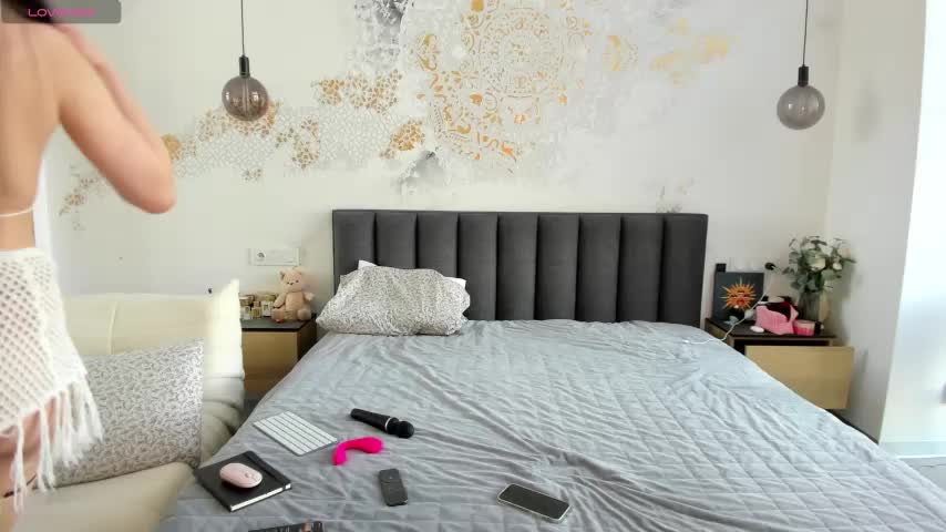 Ibiddi Cam Show Recorded 2025-04-30