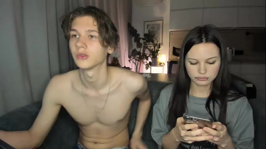 Yourher0in Cam Show Recorded 2025-04-30