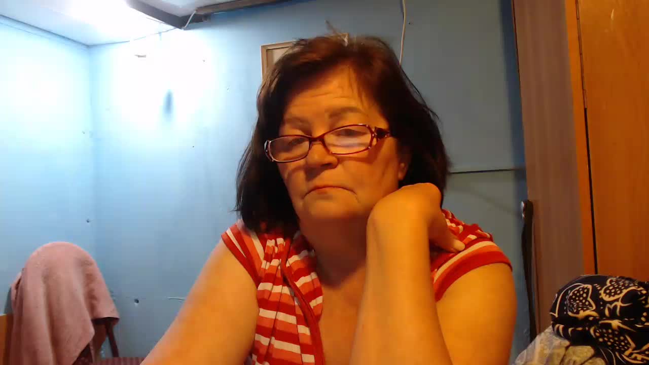 Elenavladimirovna Cam Show Recorded 2025-04-30
