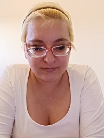 LeonaCrystal Cam Show Recorded 2025-05-01