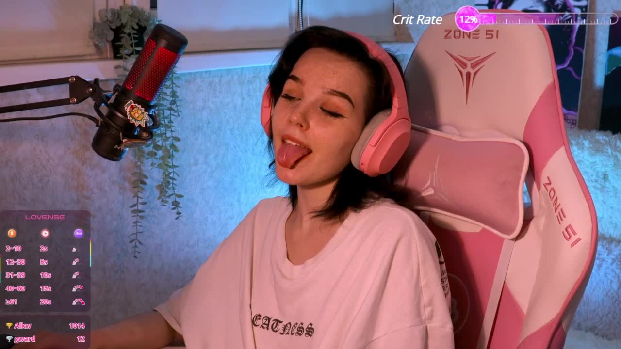 InCaroline Cam Show Recorded 2025-05-01