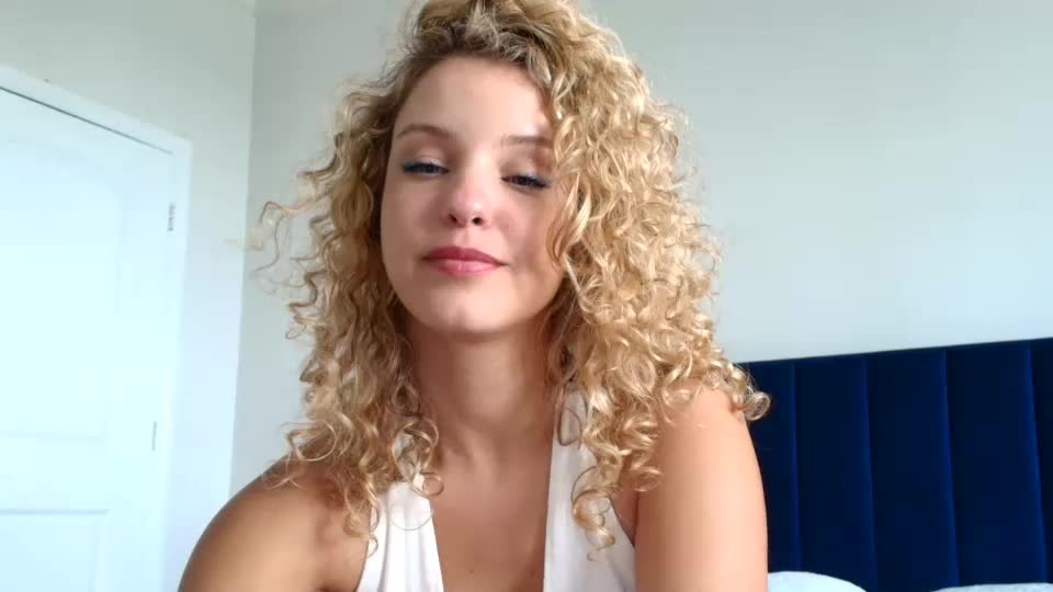 Theislandgirl Cam Show Recorded 2025-05-01