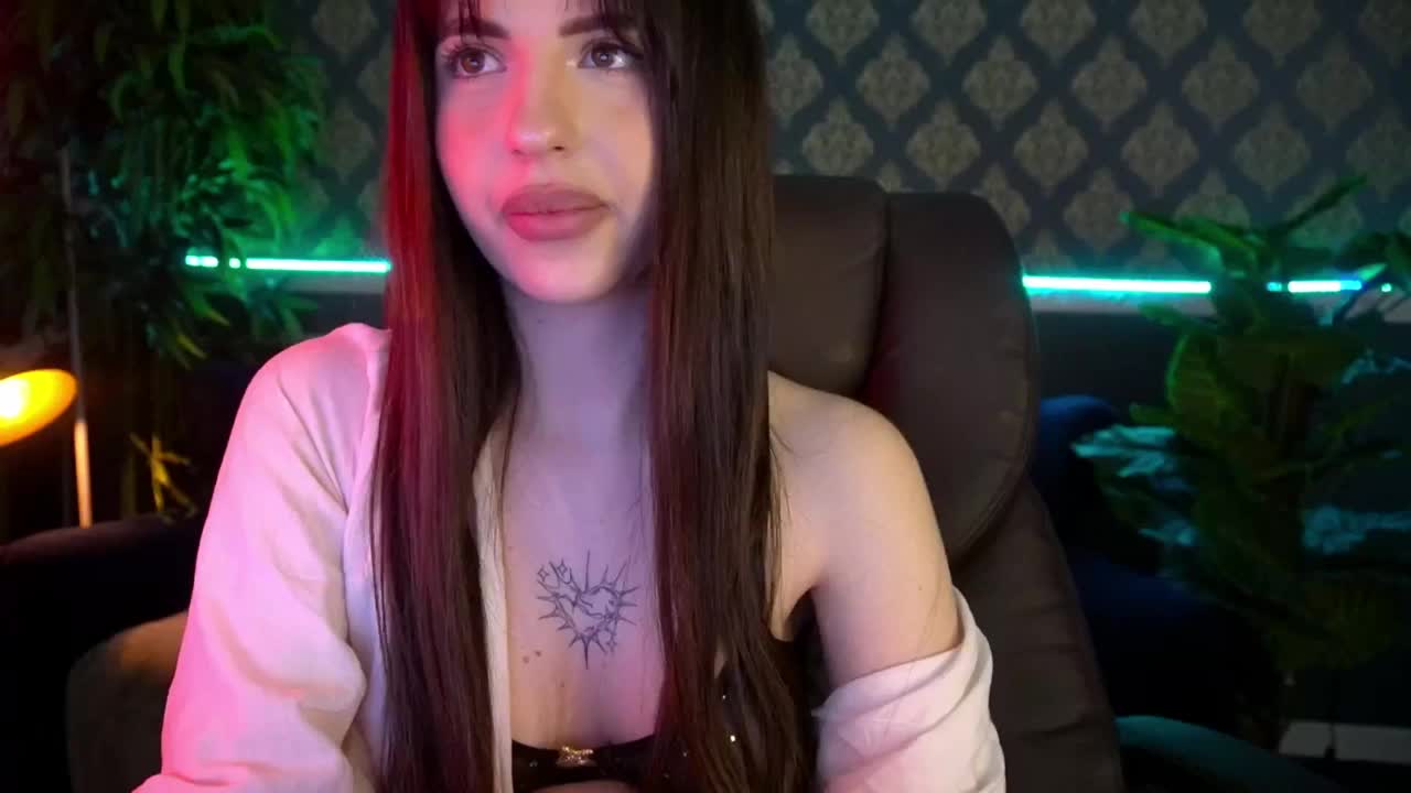 SinfulSapphiree Cam Show Recorded 2025-05-01
