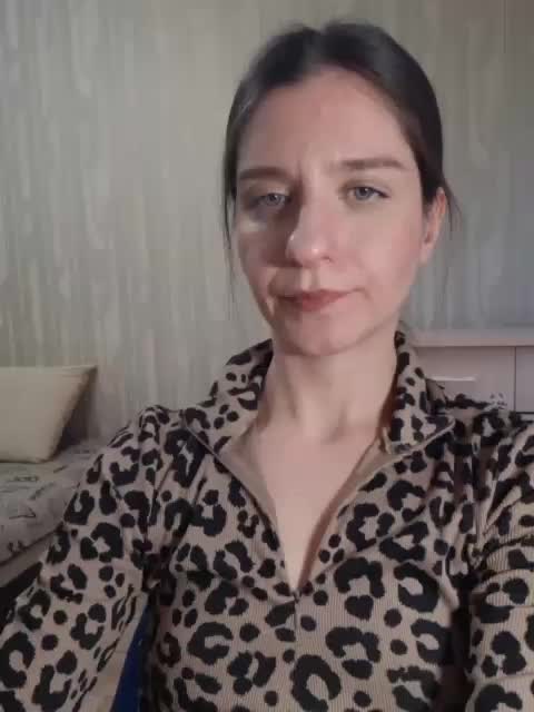 BellaTasty Cam Show Recorded 2025-05-01
