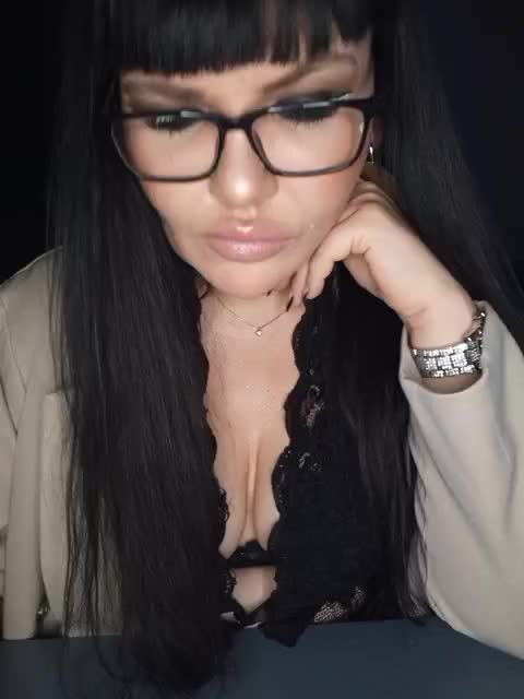 Brunetochkaaa Cam Show Recorded 2025-05-01