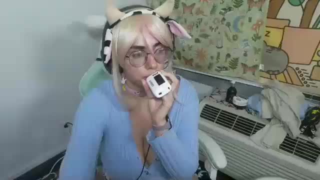 Mochi_rainbow Cam Show Recorded 2025-05-01