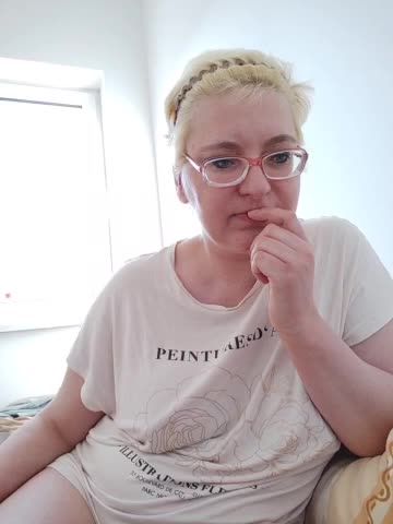 LeonaSplash Cam Show Recorded 2025-05-01