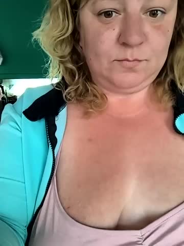 Jusichka Cam Show Recorded 2025-05-01