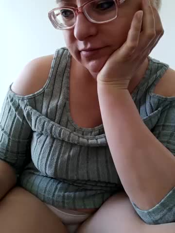 LeonaCrystal Cam Show Recorded 2025-05-01