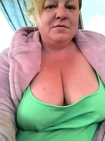 Jusichka Cam Show Recorded 2025-05-02