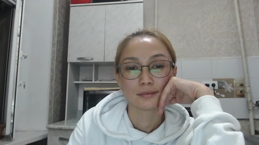 LiliToli1 Cam Show Recorded 2025-05-02