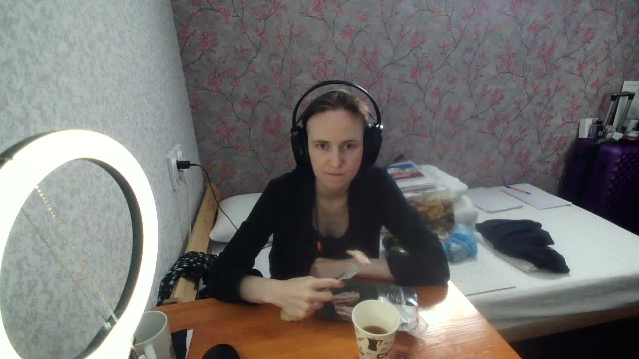 Magretta_Dering Cam Show Recorded 2025-05-02