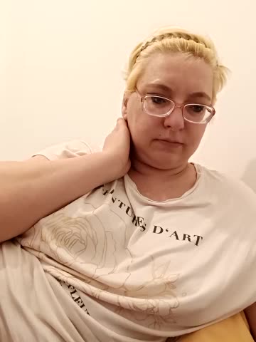 LeonaCrystal Cam Show Recorded 2025-05-02