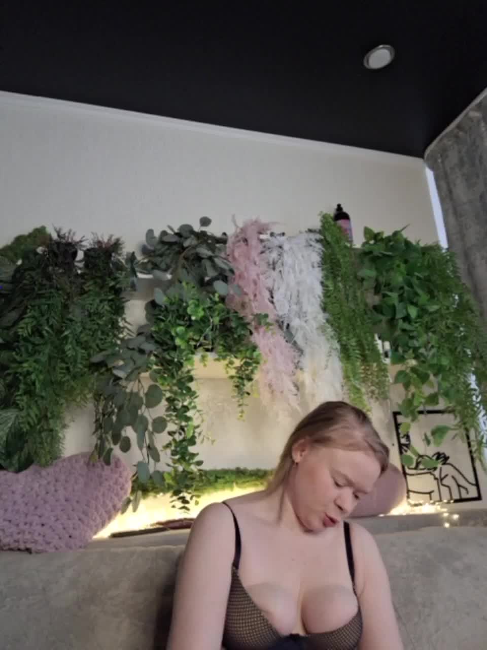 -scyrim- Cam Show Recorded 2025-05-02