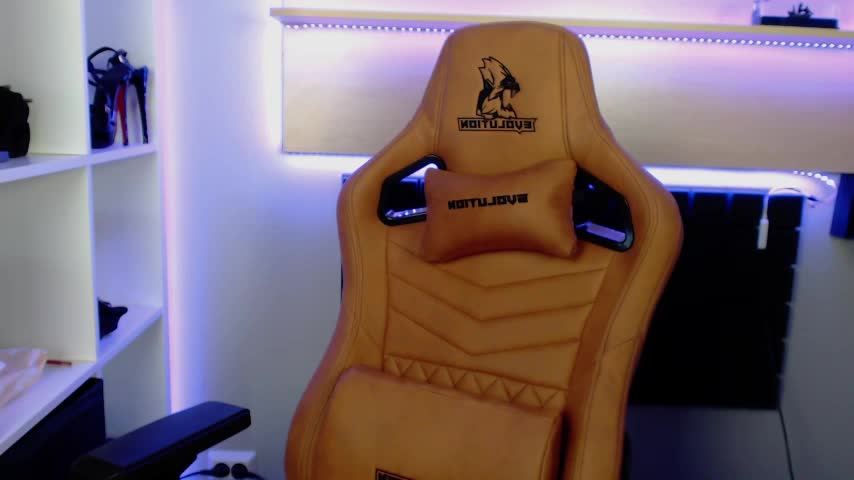 EvaBalmer Cam Show Recorded 2025-05-02