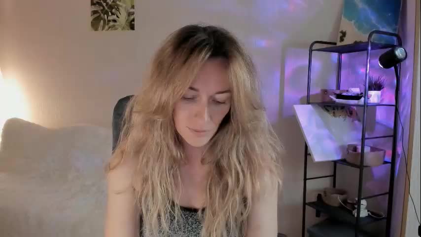 Save_the_qween Cam Show Recorded 2025-05-02