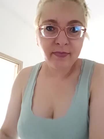 LeonaCrystal Cam Show Recorded 2025-05-03